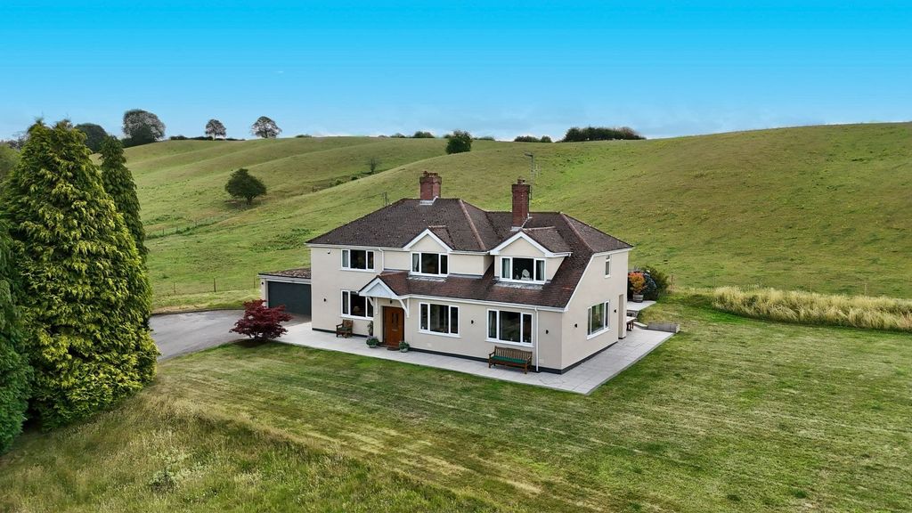 Property photo 2 of 37