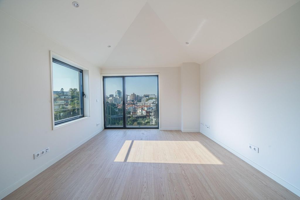 Property photo 1 of 21 Duplex, 2 Rooms, Porto, Bairro Das Artes