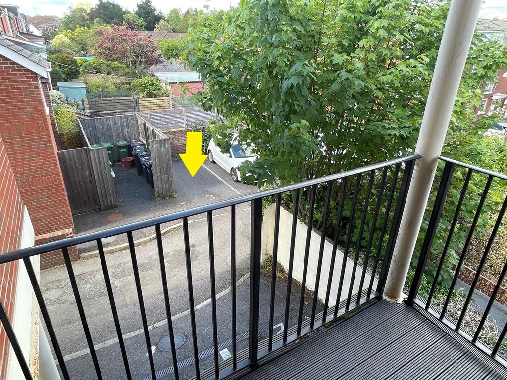 Property photo 3 of 18 Balcony/Parking Space
