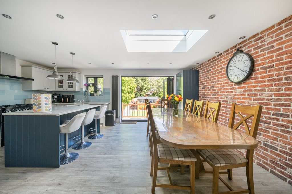 Property photo 1 of 20 1472449-23-6A22F4...