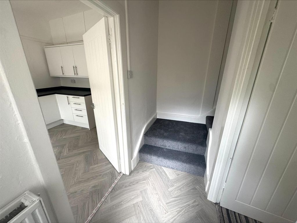 Property photo 2 of 26