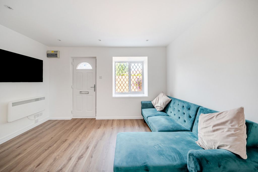 Property photo 2 of 10 1511499-6-6A86c9A...