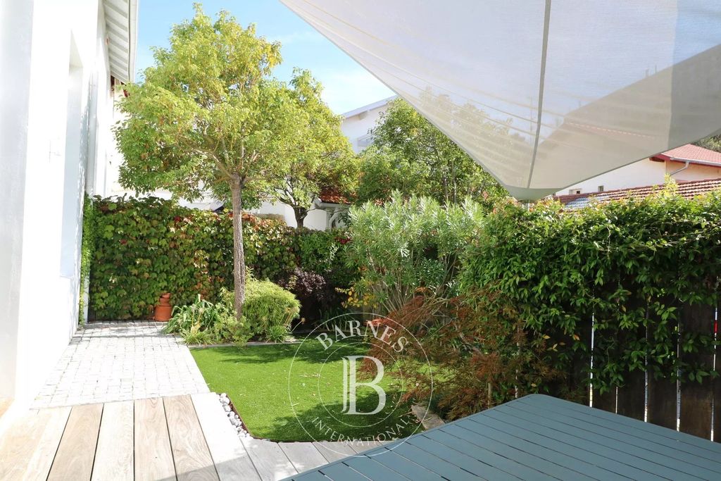 Property photo 2 of 13 Courtyard
