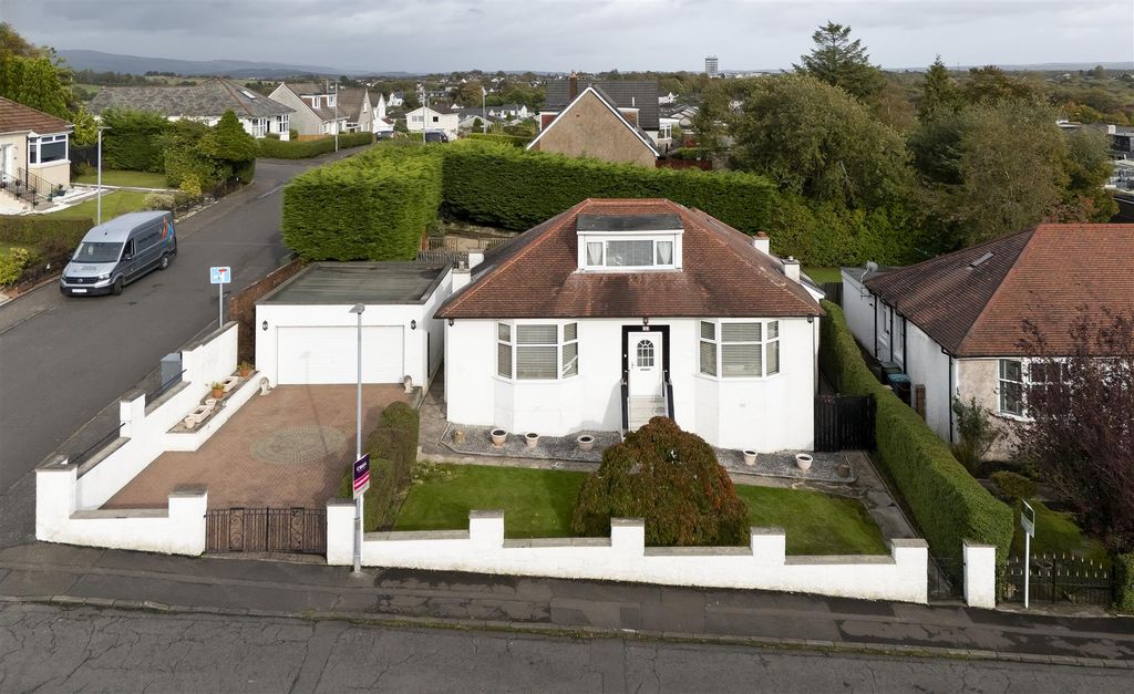 Property photo 1 of 36 01-6_Comrie_Rd_Stepps_001.Jpg