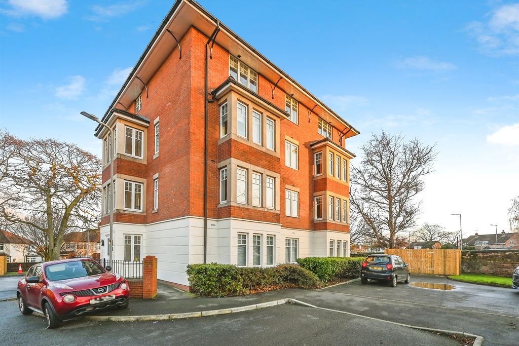 Property photo 1 of 21