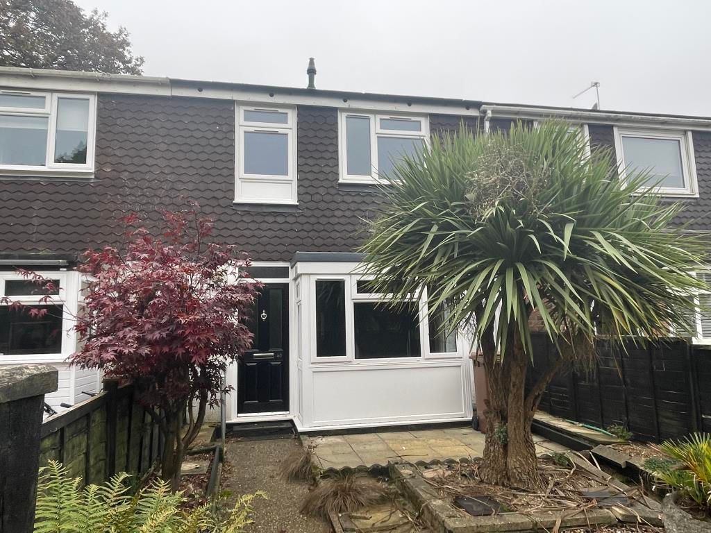 Property photo 1 of 10 Front View Of House In Need Of Refurbishment