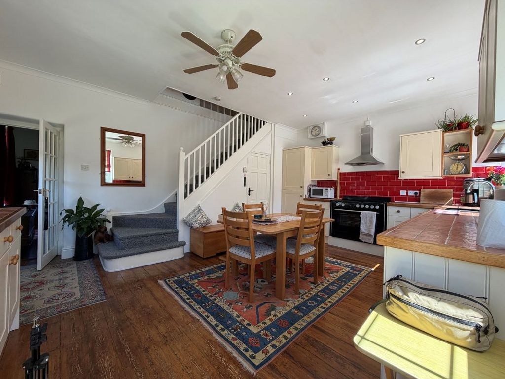 Property photo 2 of 22