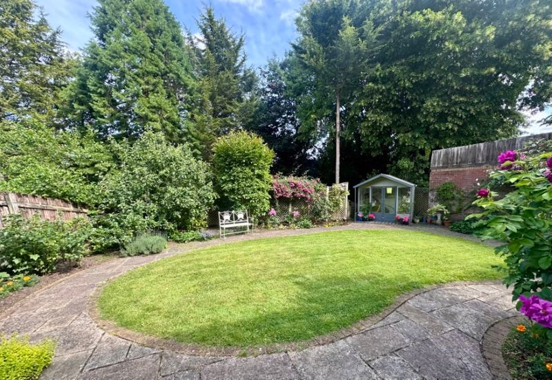 Property photo 2 of 16 Garden
