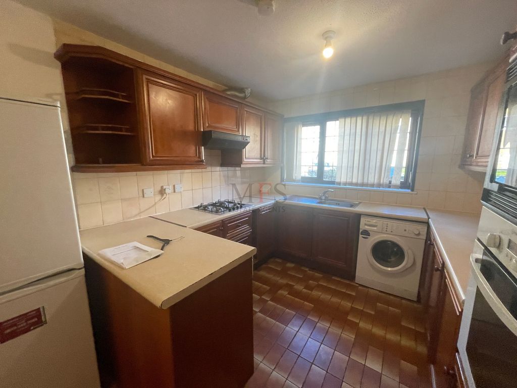 Property photo 3 of 17 Photo 5