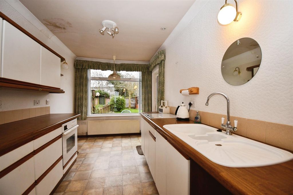 Property photo 3 of 17 Acfd27Cb-U 20 287 29.Jpg