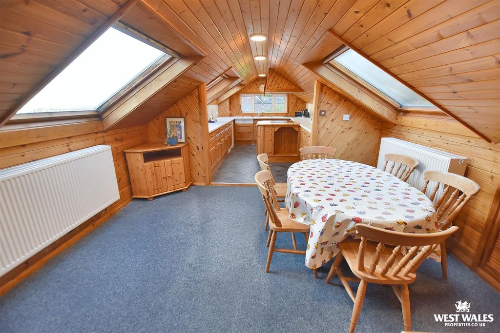 Property photo 3 of 25 9 (72).Jpg