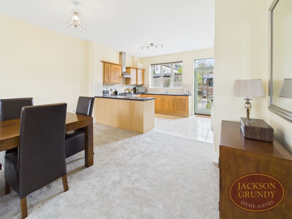 Property photo 2 of 20 High Street