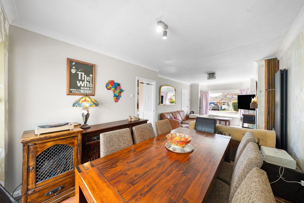 Property photo 3 of 12 Dining Area