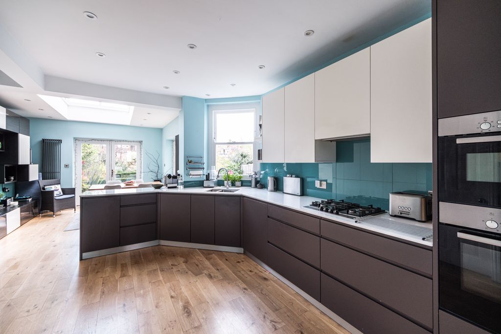 Property photo 3 of 30