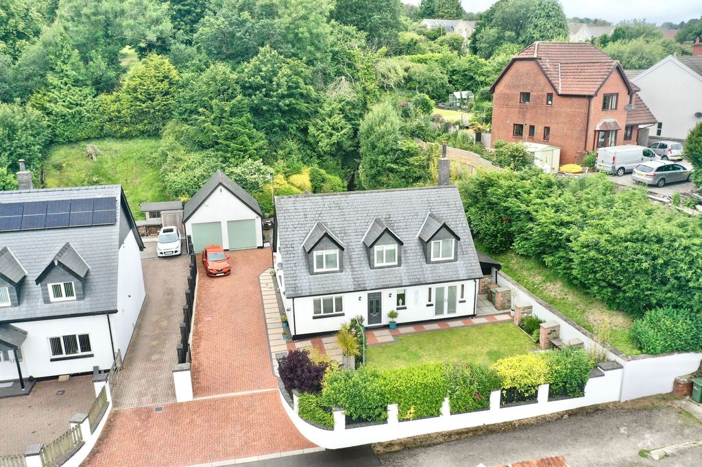 Property photo 1 of 63