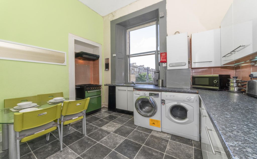 Property photo 3 of 9 Photo 2