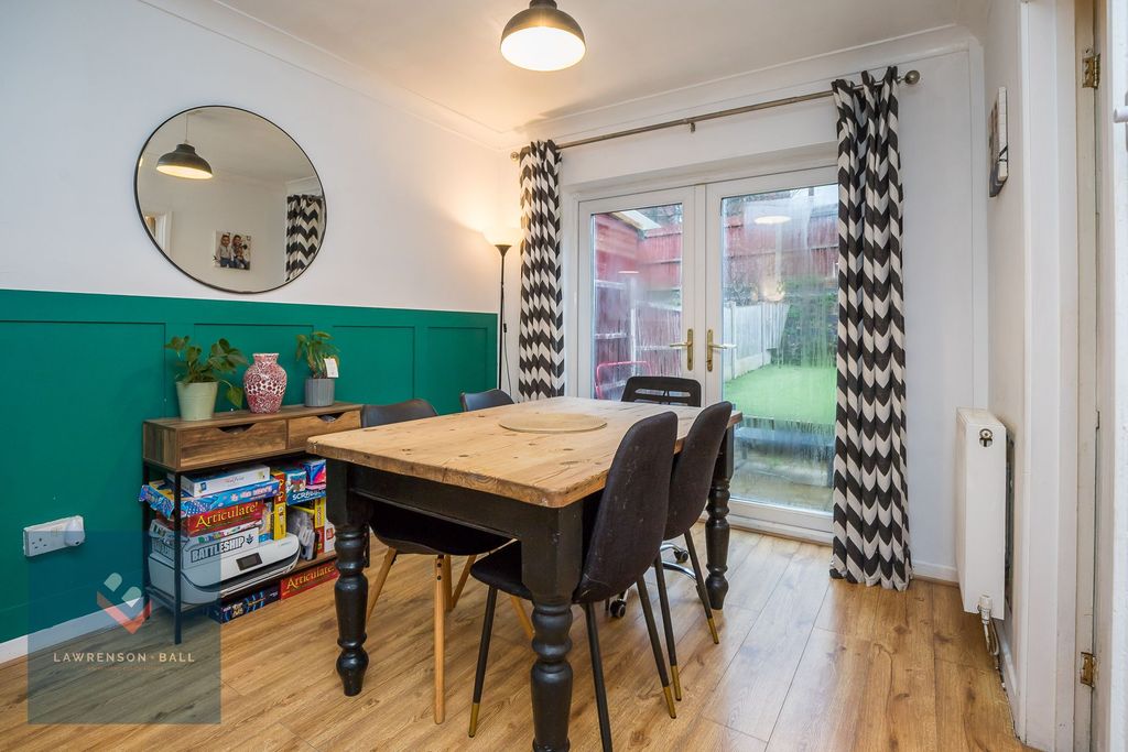 Property photo 3 of 13 Dining Area