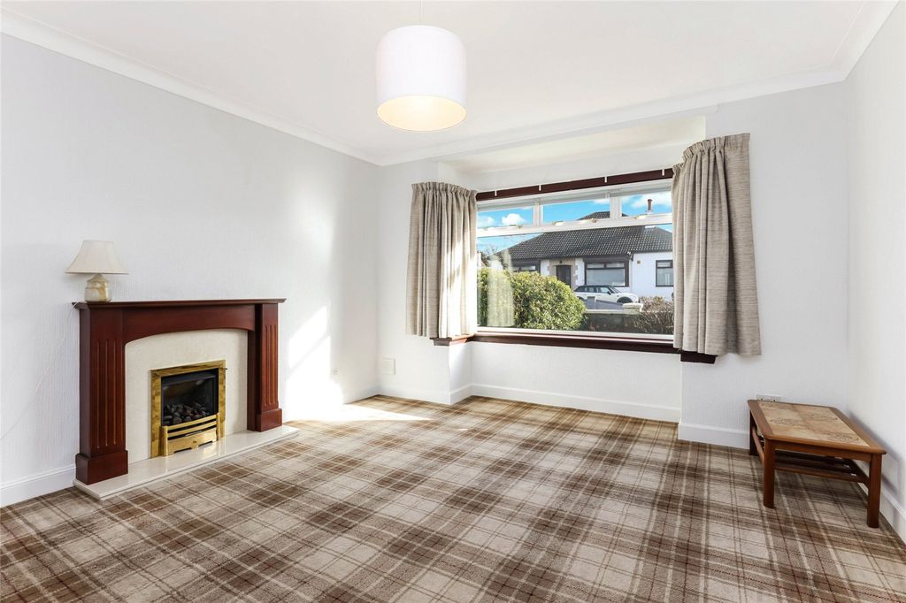 Property photo 2 of 16 Living Room