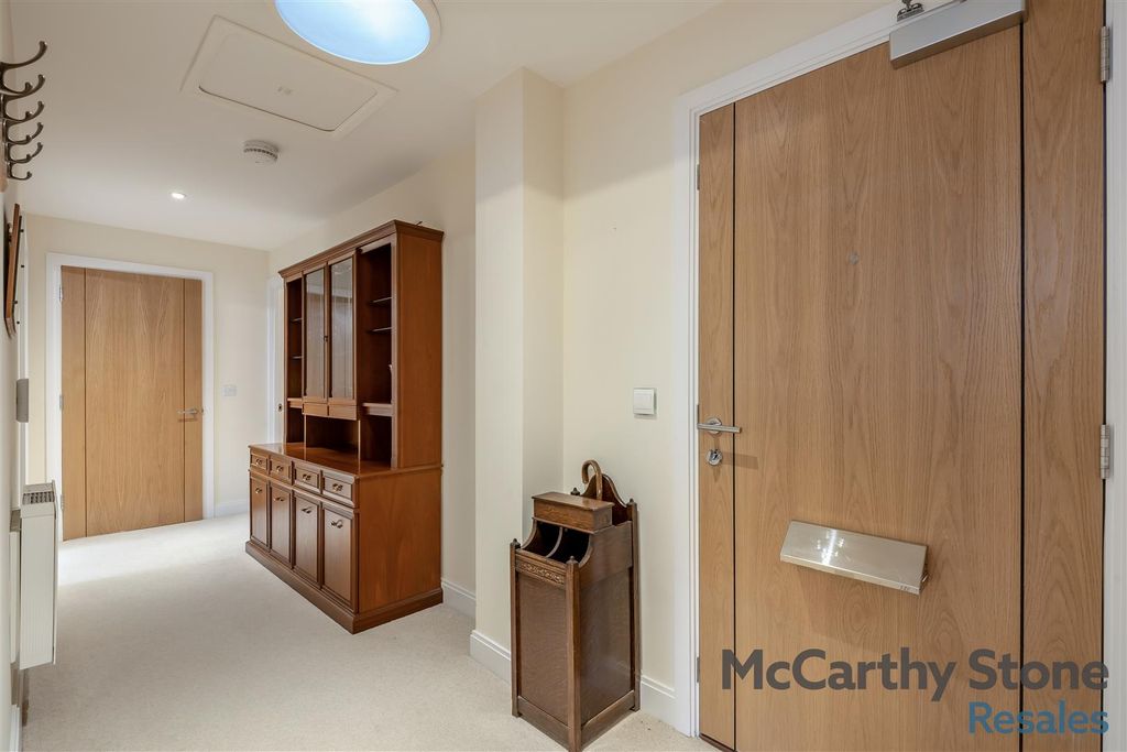 Property photo 2 of 47 8672984-Interior05.Jpg