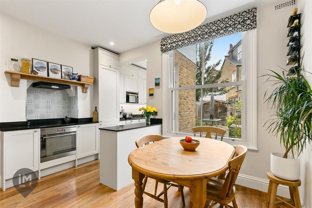 Property photo 3 of 6 Kitchen/Dining Room