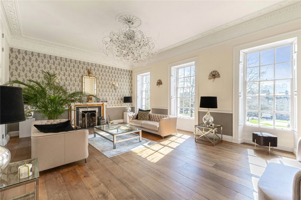 Property photo 3 of 21 Drawing Room