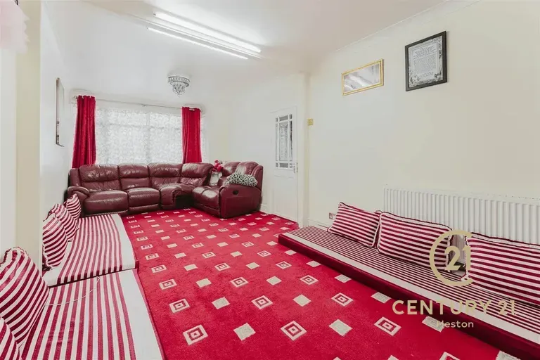 Property photo 2 of 5