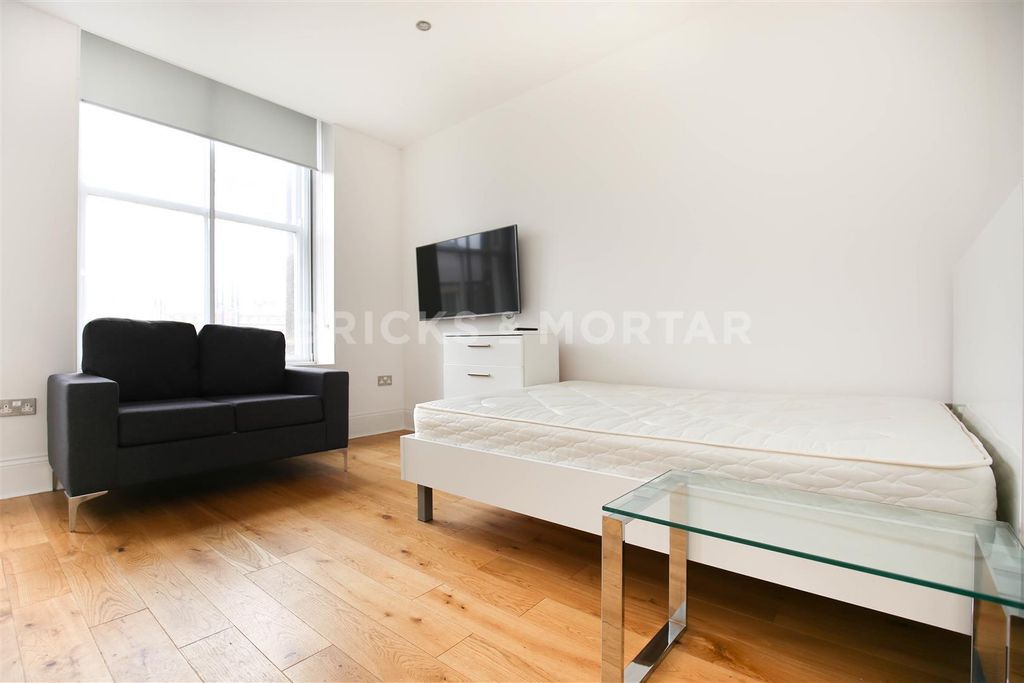 Property photo 3 of 10 Nqleytvg0Ej9365Cymtfwmgzu6E.Jpg