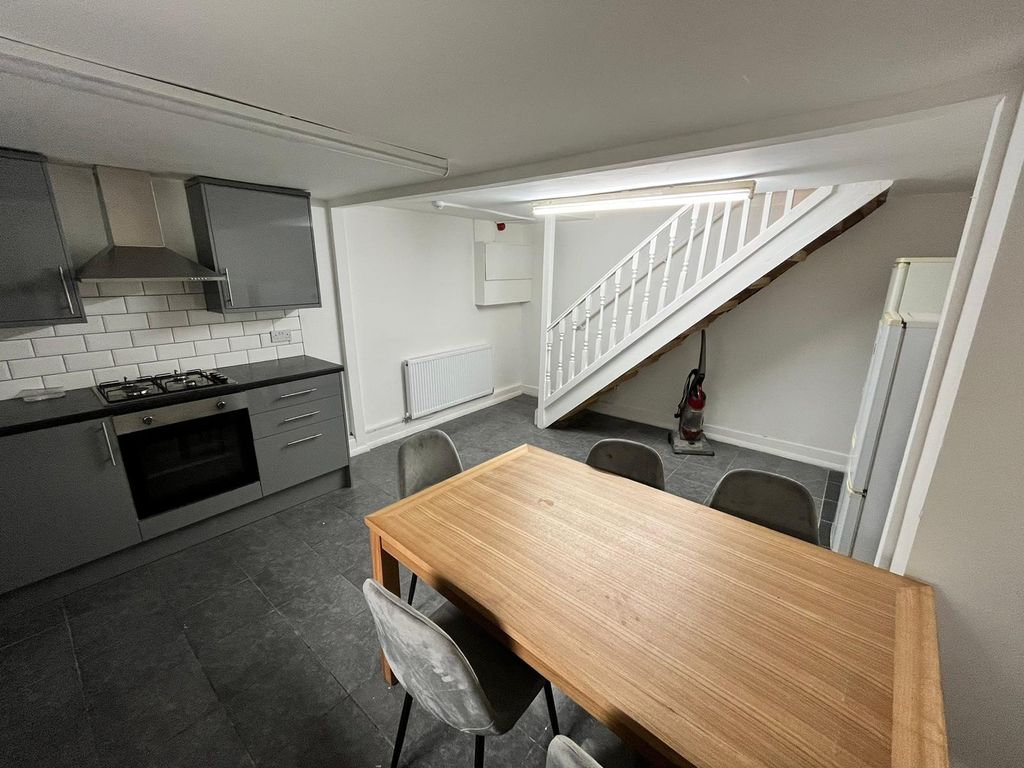 Property photo 3 of 18 Picture No. 06