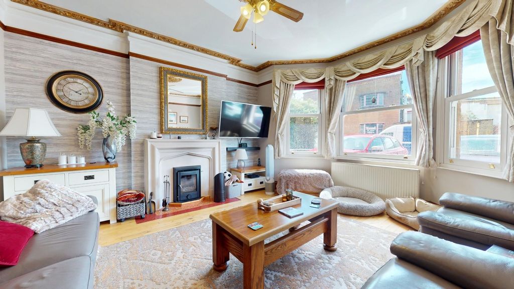 Property photo 2 of 16