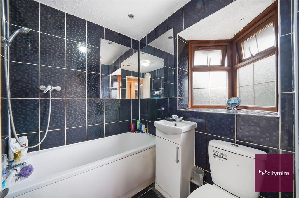 Property photo 3 of 15 Bathroom