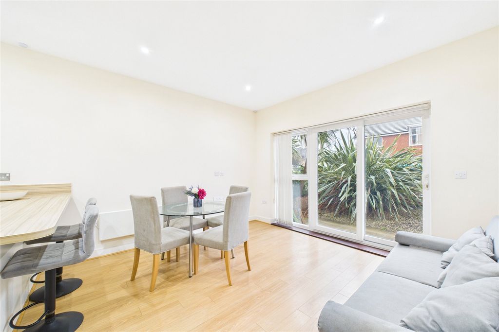 Property photo 2 of 8 Picture No. 05