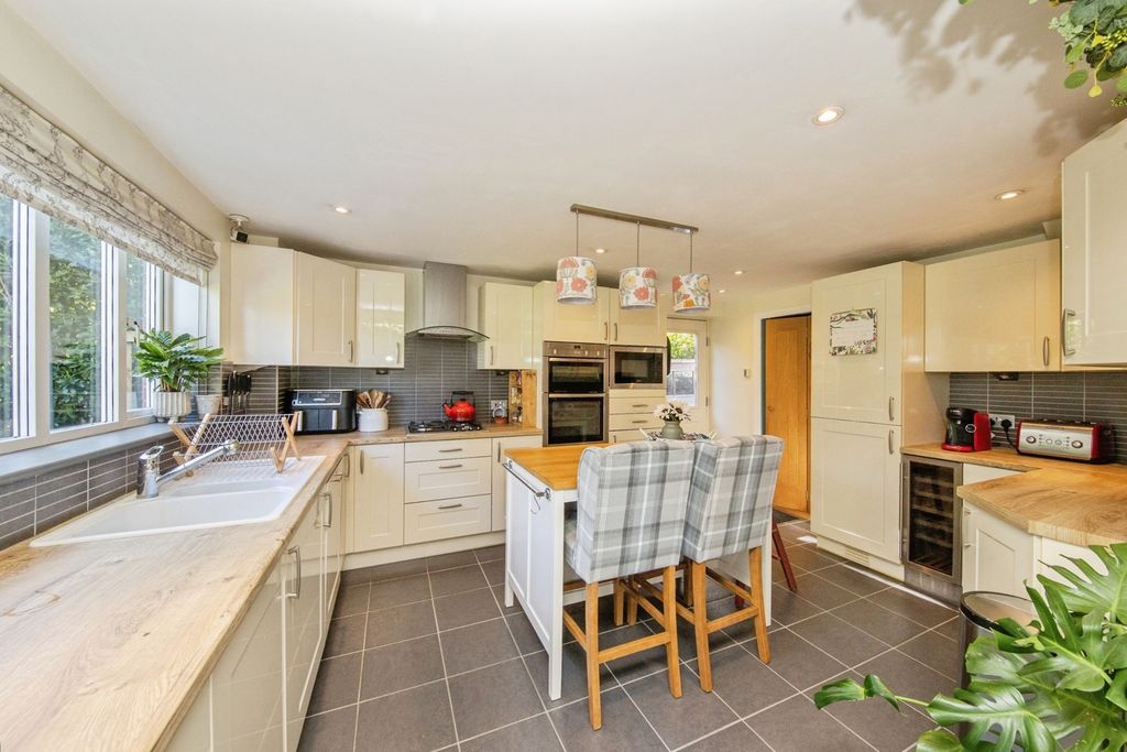 Property photo 2 of 20 Pbox-Img.Jpg