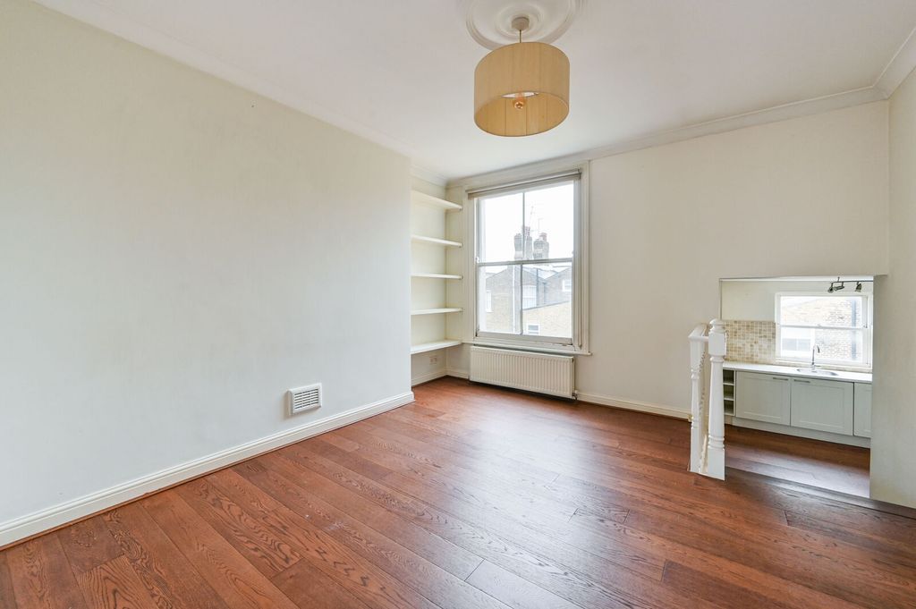Property photo 2 of 8