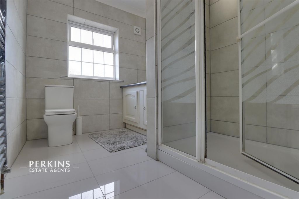 Property photo 2 of 6 Bathroom 3.Jpg