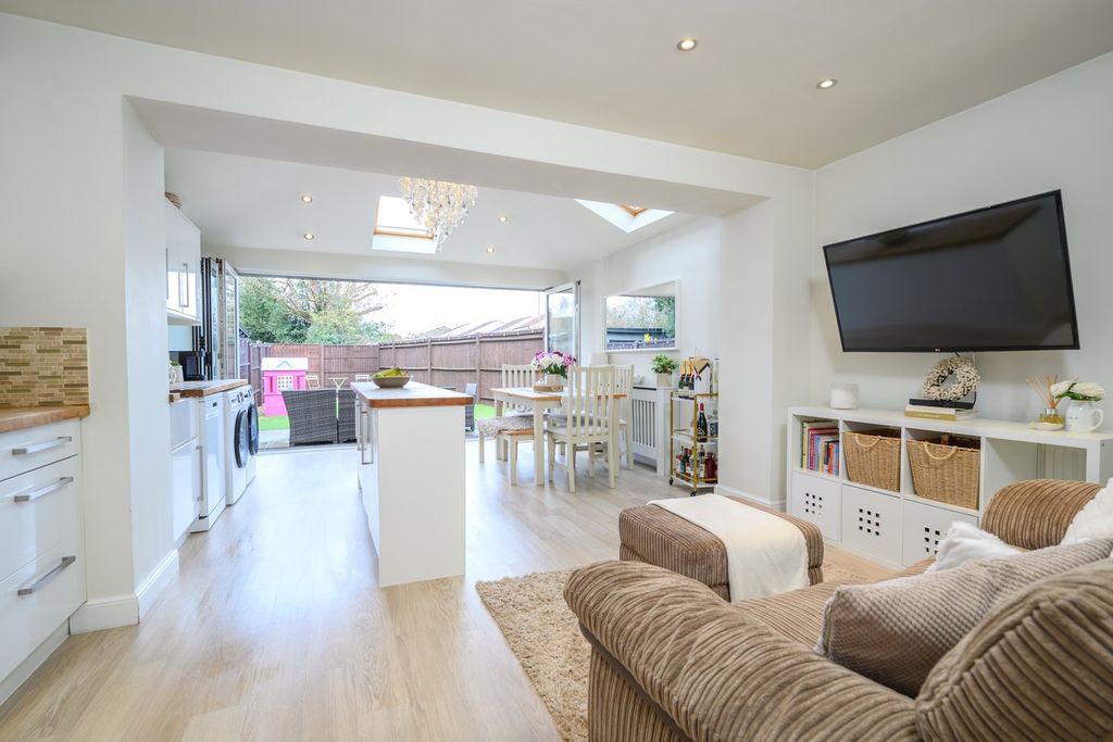 Property photo 2 of 15