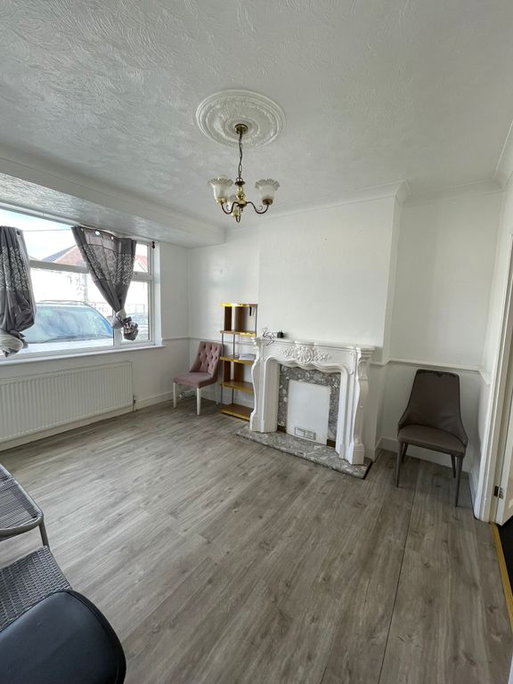 Property photo 2 of 10 Reception