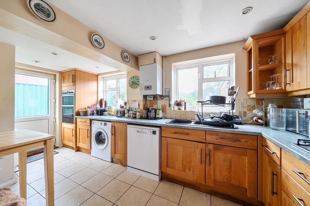Property photo 2 of 22 Kitchen