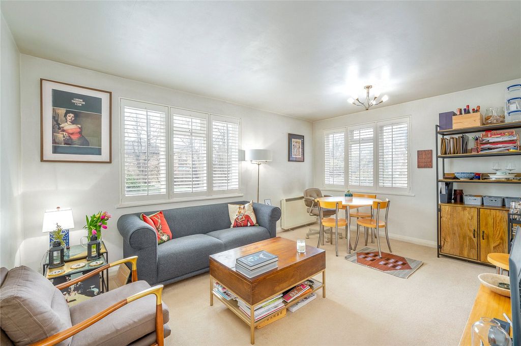 Property photo 1 of 7 Reception