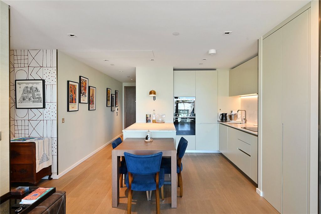 Property photo 3 of 15 Kitchen