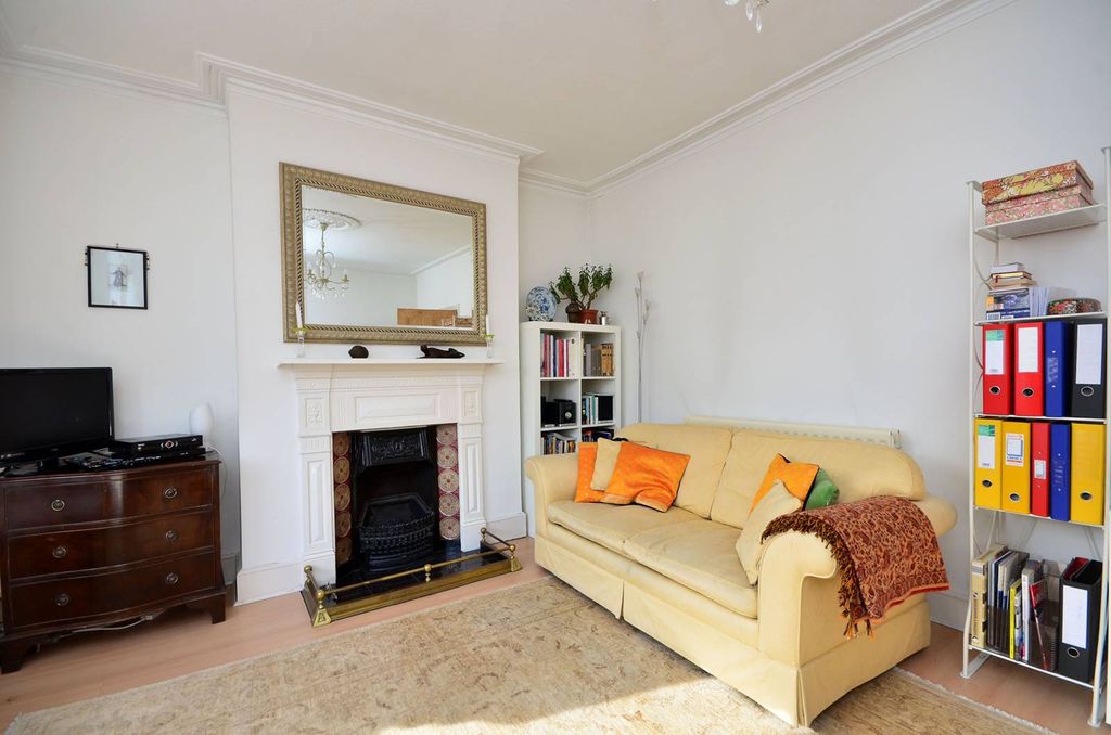 Property photo 3 of 6