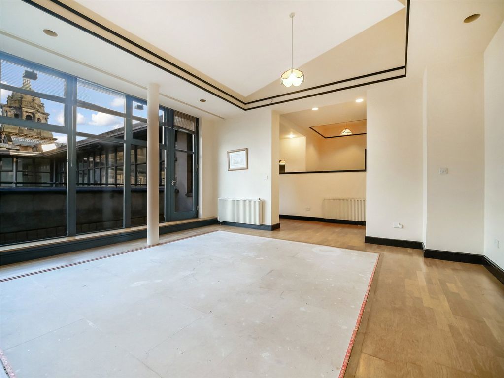 Property photo 3 of 24 Picture No. 09