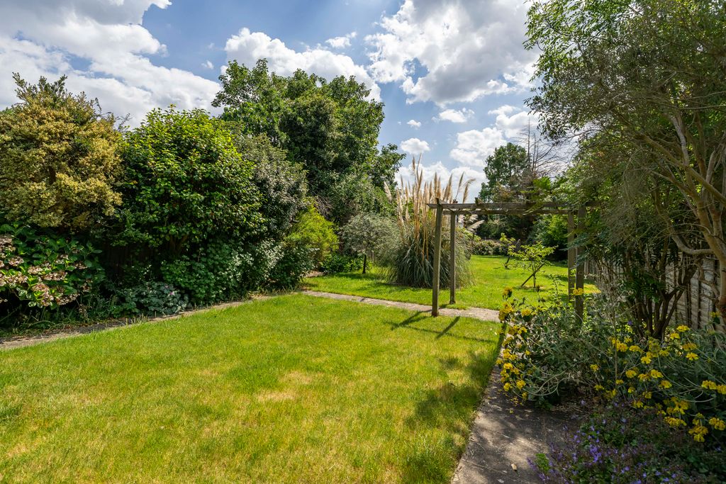 Property photo 3 of 24