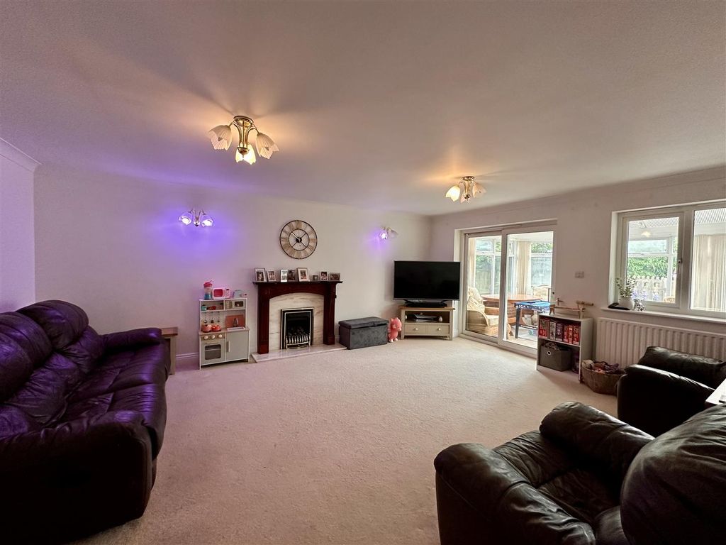 Property photo 2 of 18 Tempimageimghy1.Jpg