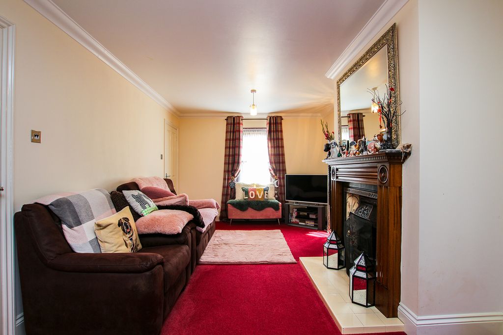 Property photo 3 of 13 Photo 2