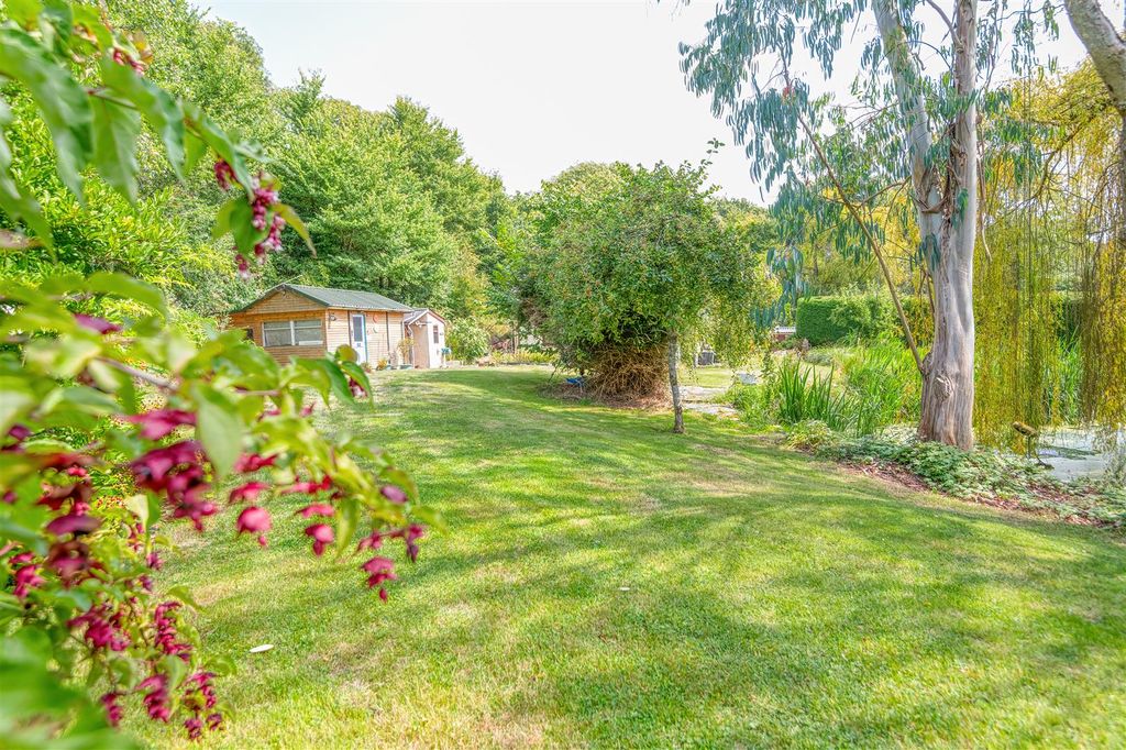 Property photo 2 of 74 Garden And Cabin