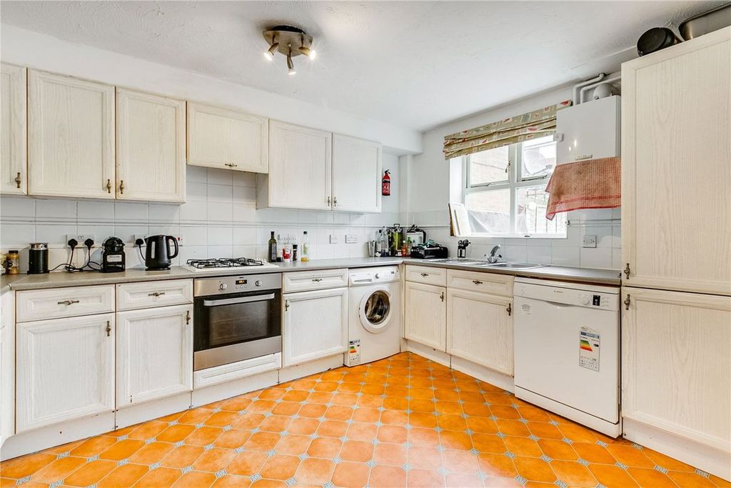 Property photo 2 of 6