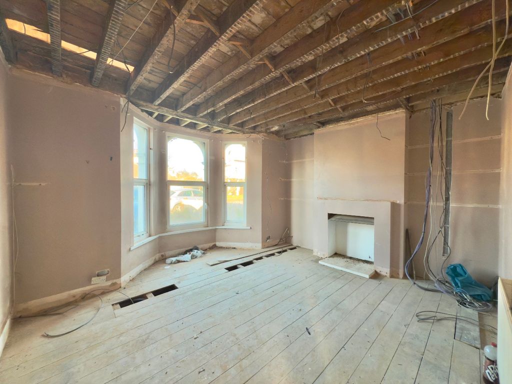 Property photo 3 of 23