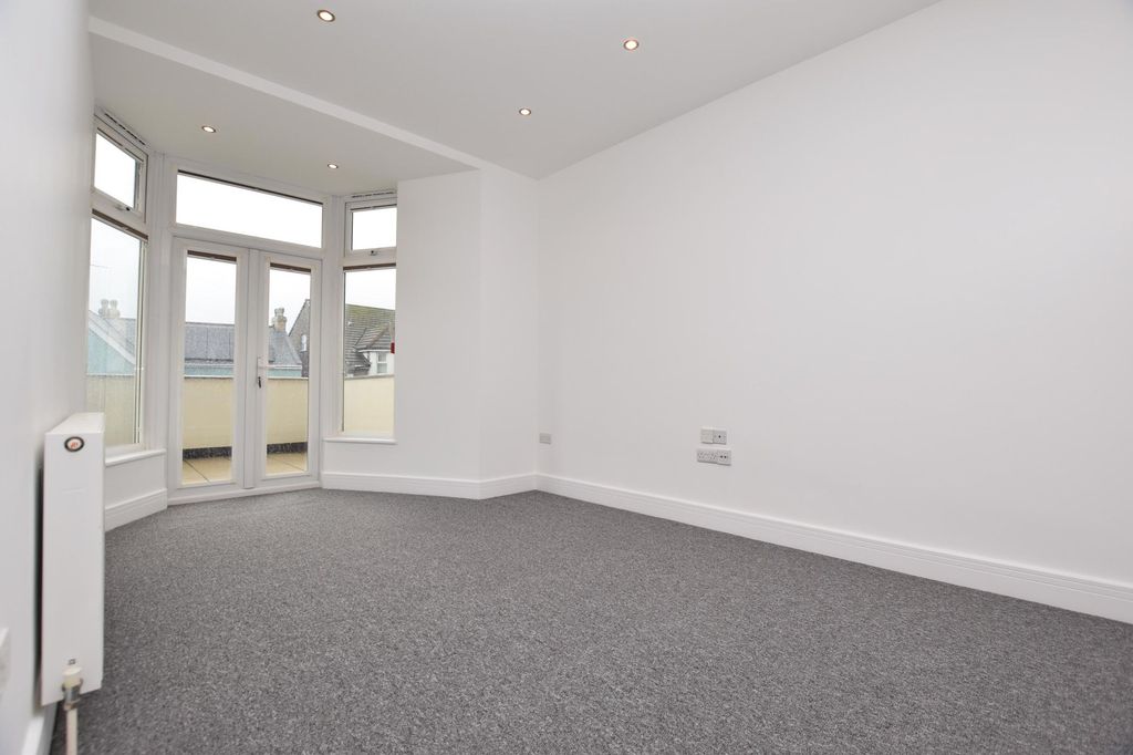 Property photo 3 of 13 Living Room