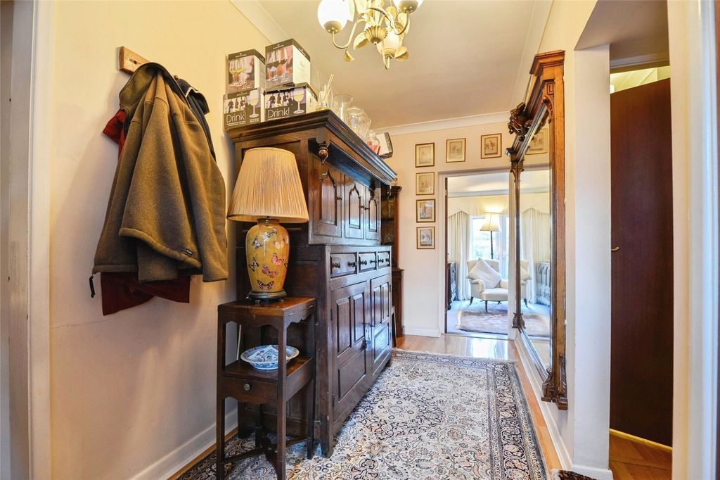 Property photo 2 of 17 Picture No. 30