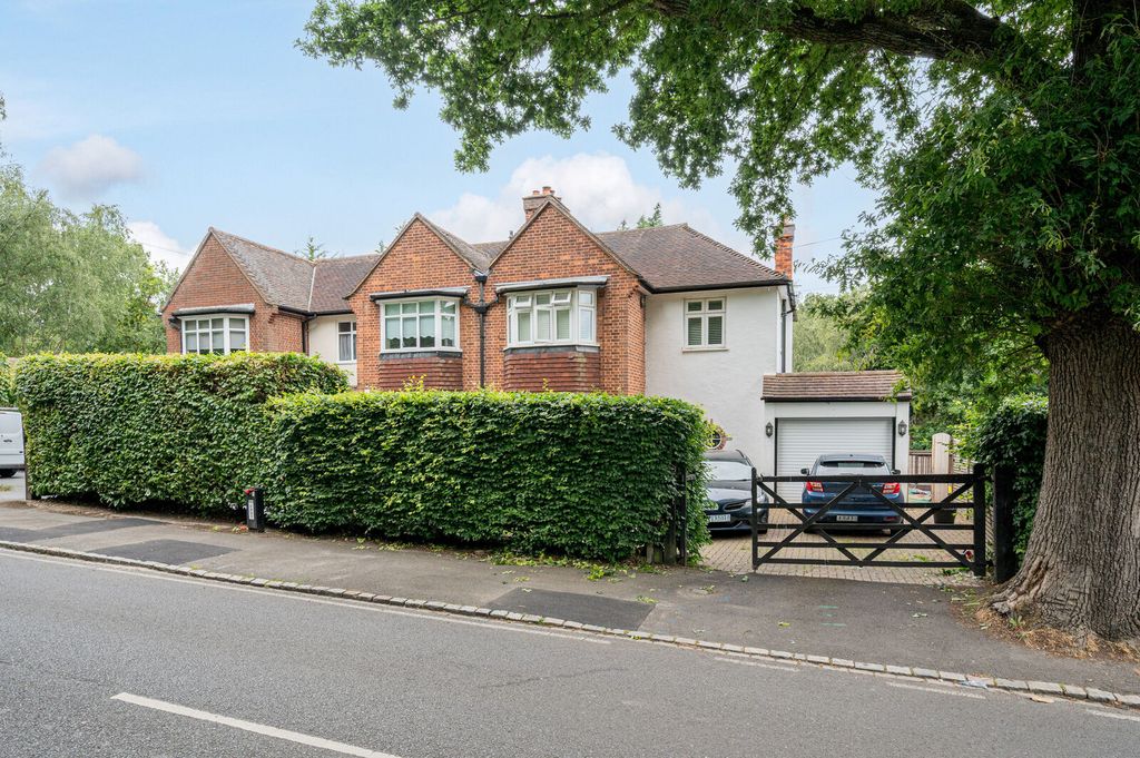 Property photo 3 of 27